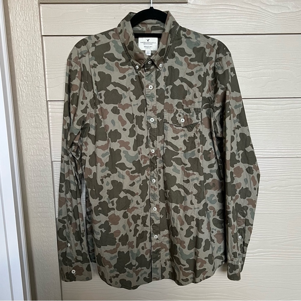 American Eagle Men’s Camo Button Down Shirt